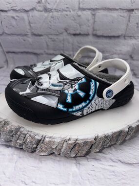 CROCS Star Wars Stormtrooper Lined Kids Size J 3 Black White Blue